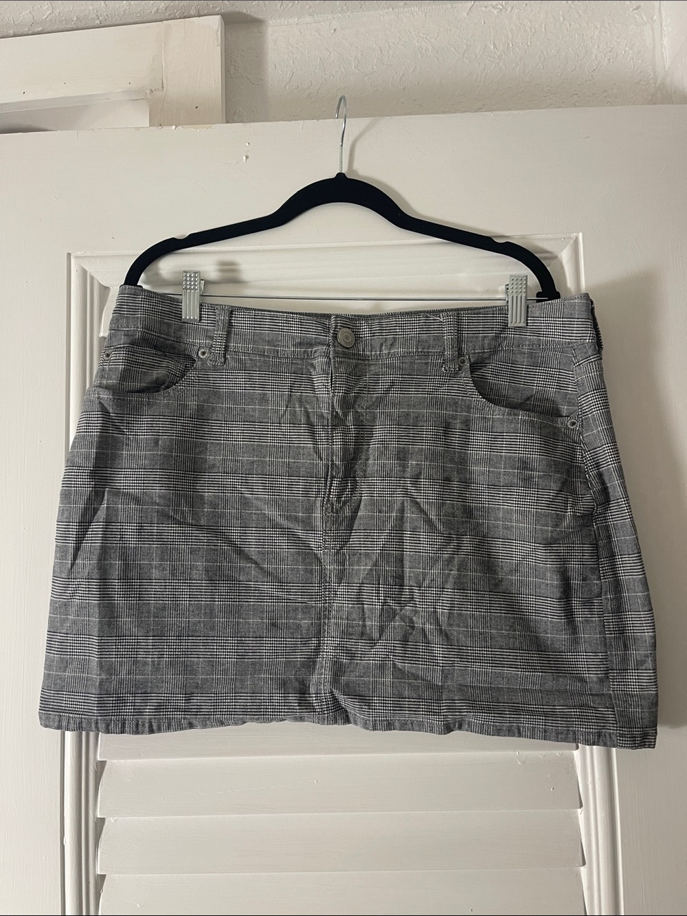 American Eagle Outfitters Gray Plaid Mini Skirt